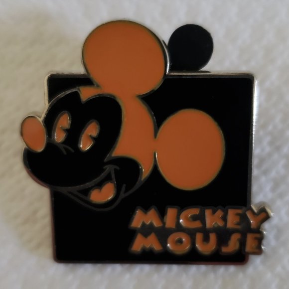 EUC Disney Mickey Mouse trading pin - Picture 4 of 5